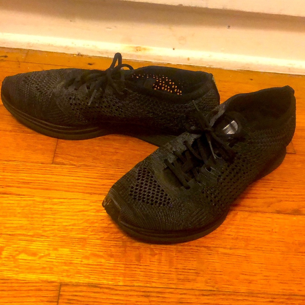 Nike flyknit racer size 9